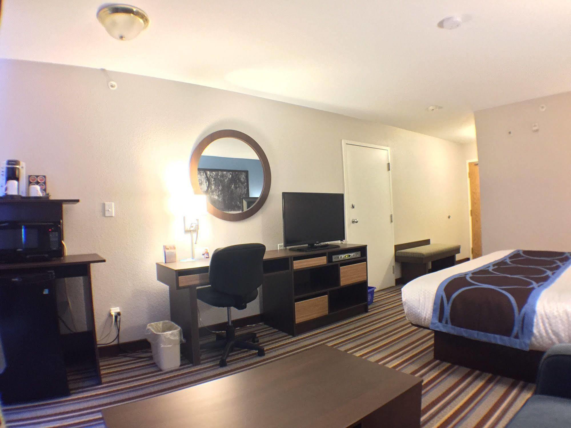 Hotel Super 8 By Wyndham Frances 2*