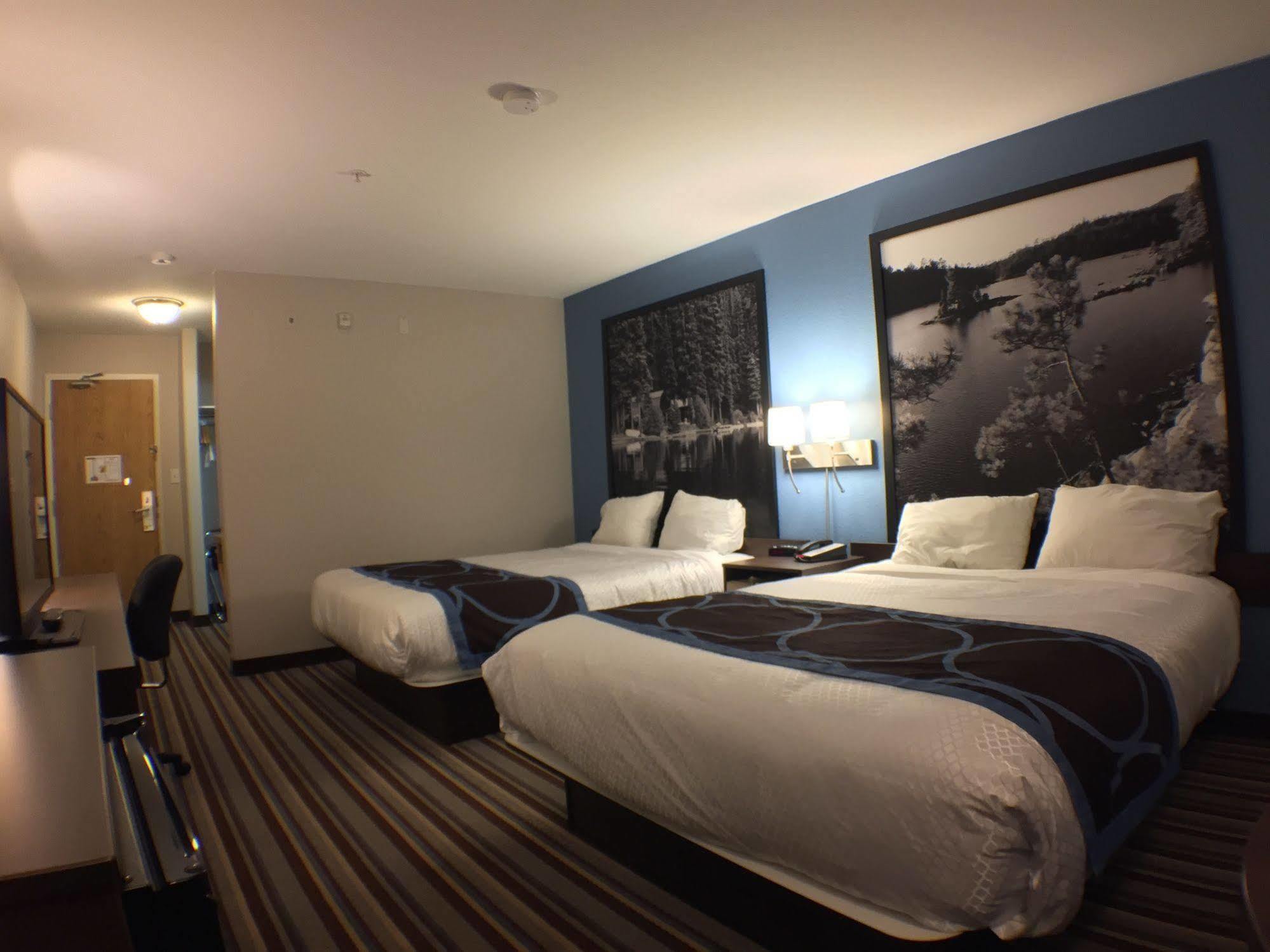 Super 8 By Wyndham Frances Fort Frances